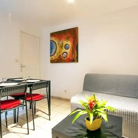 Apartment Tres T2 A Deux Pas De La Cathedrale Tours